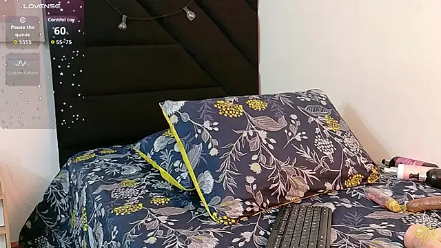 skinnyindiansluttt online show from July 26, 2026, 12:45 pm