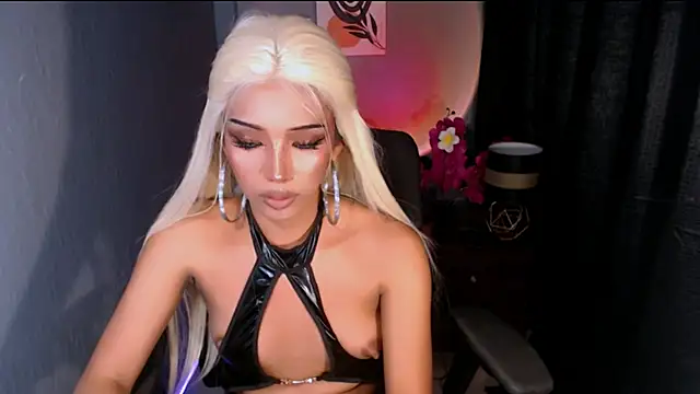 xEllaineCumsLotx online show from May 2, 2026, 4:45 pm