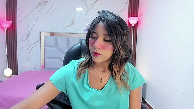 Snapshot of EsperanzaMora chatting on April 21, 2026, 11:49 am EsperanzaMora online show from April 21, 2026, 11:49 am