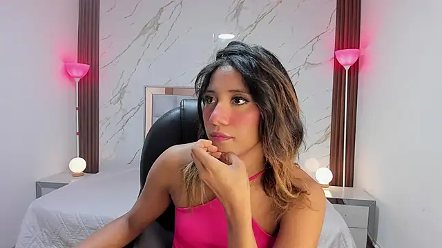 Snapshot of EsperanzaMora chatting on April 23, 2026, 12:29 pm EsperanzaMora online show from April 23, 2026, 12:29 pm