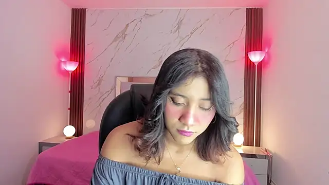 Snapshot of EsperanzaMora chatting on May 14, 2026, 12:01 pm EsperanzaMora online show from May 14, 2026, 12:01 pm
