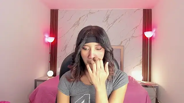 Snapshot of EsperanzaMora chatting on May 15, 2026, 12:12 pm EsperanzaMora online show from May 15, 2026, 12:12 pm