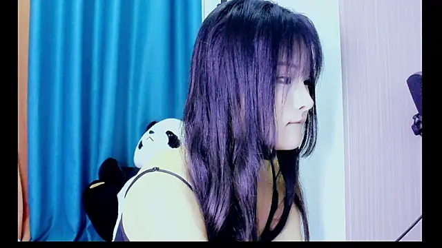 Snapshot of girllong520 chatting on April 5, 2026, 10:12 am girllong520 online show from April 5, 2026, 10:12 am