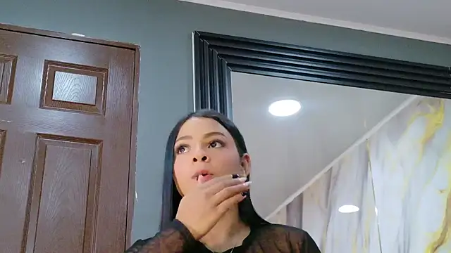 Snapshot of LindaFrancoo chatting on May 12, 2026, 2:47 pm LindaFrancoo online show from May 12, 2026, 2:47 pm