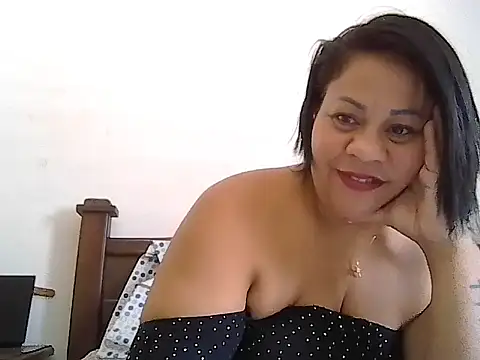 Veronica missbigg online show from May 11, 2026, 4:04 pm