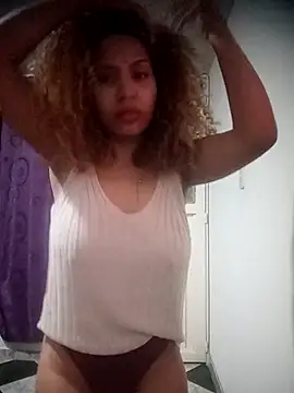 Snapshot of SolashLitzy_Curly chatting on May 24, 2026, 5:45 am SolashLitzy Curly online show from May 24, 2026, 5:45 am