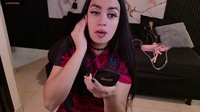 Snapshot of Darkrisnah chatting on April 28, 2026, 7:52 pm Darkrisnah online show from April 28, 2026, 7:52 pm