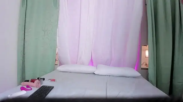 TessaLowe online show from March 25, 2026, 2:45 pm