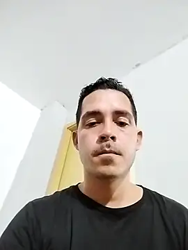 Snapshot of Gabriel_leon33 chatting on April 1, 2026, 3:29 am Gabriel leon33 online show from April 1, 2026, 3:29 am