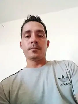 Snapshot of Gabriel_leon33 chatting on April 2, 2026, 2:37 pm Gabriel leon33 online show from April 2, 2026, 2:37 pm