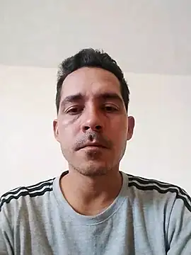 Snapshot of Gabriel_leon33 chatting on April 10, 2026, 2:33 pm Gabriel leon33 online show from April 10, 2026, 2:33 pm