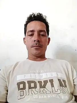 Snapshot of Gabriel_leon33 chatting on May 4, 2026, 7:43 pm Gabriel leon33 online show from May 4, 2026, 7:43 pm