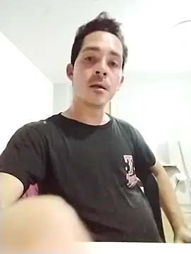 Snapshot of Gabriel_leon33 chatting on May 24, 2026, 1:21 am Gabriel leon33 online show from May 24, 2026, 1:21 am