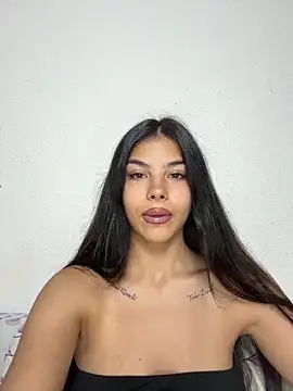 Crissdesire online show from July 16, 2026, 11:49 am
