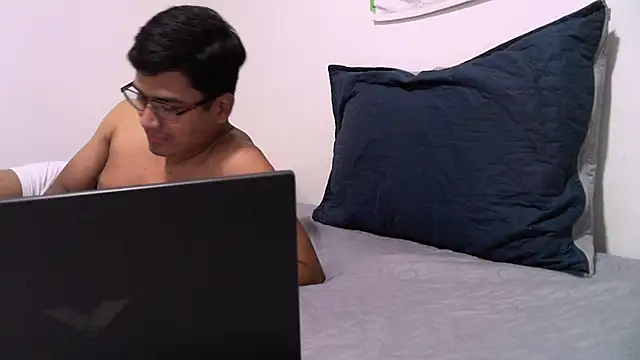 Snapshot of ThiagoVega_ chatting on May 16, 2026, 3:36 am ThiagoVega online show from May 16, 2026, 3:36 am