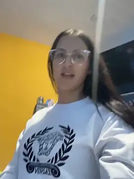 miaa doll22 online show from March 26, 2026, 1:49 pm