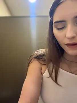 AnitaFly online show from July 15, 2026, 9:58 am