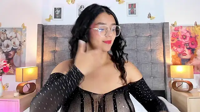 Snapshot of SamantaAristizabal2 chatting on May 15, 2026, 11:06 am SamantaAristizabal2 online show from May 15, 2026, 11:06 am