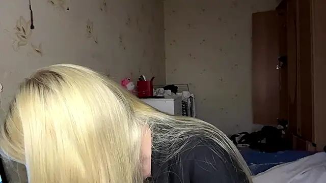 Snapshot of Sophia_Blonde chatting on May 27, 2026, 3:31 pm Sophia Blonde online show from May 27, 2026, 3:31 pm