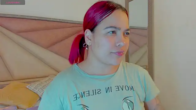 Snapshot of AfroditaVega_ chatting on May 14, 2026, 6:04 pm AfroditaVega online show from May 14, 2026, 6:04 pm