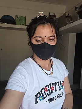 HeartlessGirl online show from May 20, 2026, 4:51 am