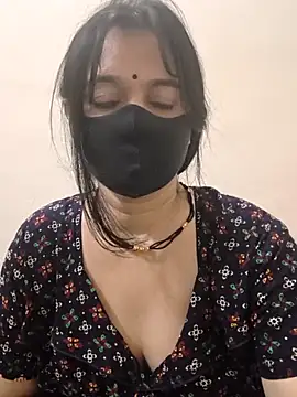 HeartlessGirl online show from May 25, 2026, 3:29 pm