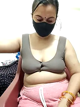 HeartlessGirl online show from May 29, 2026, 4:38 pm