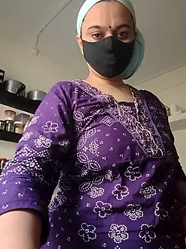 HeartlessGirl online show from July 15, 2026, 11:59 am