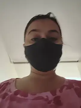 HeartlessGirl online show from July 26, 2026, 5:04 am