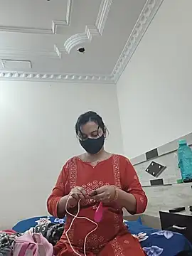 HeartlessGirl online show from July 29, 2026, 3:37 am