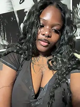 Snapshot of Nyla_xox chatting on April 12, 2026, 11:10 pm Nyla xox online show from April 12, 2026, 11:10 pm