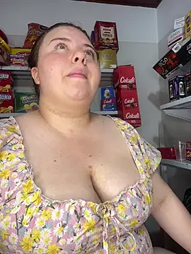 Snapshot of kitty__pinnk chatting on June 9, 2026, 7:36 pm kitty pinnk online show from June 9, 2026, 7:36 pm