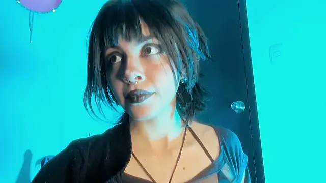 Snapshot of Nyxara- chatting on June 4, 2026, 11:22 pm Nyxara- online show from June 4, 2026, 11:22 pm