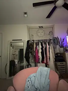 peachesncreamyy online show from June 13, 2026, 1:47 am