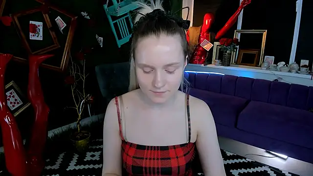 Snapshot of SherriButlers chatting on May 11, 2026, 4:04 pm SherriButlers online show from May 11, 2026, 4:04 pm