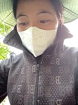 Leonasexyxyz online show from March 26, 2026, 1:22 am