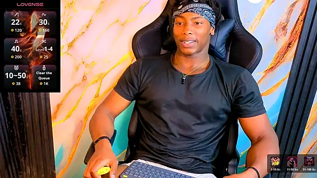 Snapshot of maxmuscle10 chatting on April 3, 2026, 6:17 pm maxmuscle10 online show from April 3, 2026, 6:17 pm