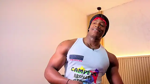 Snapshot of maxmuscle10 chatting on June 1, 2026, 5:31 am maxmuscle10 online show from June 1, 2026, 5:31 am