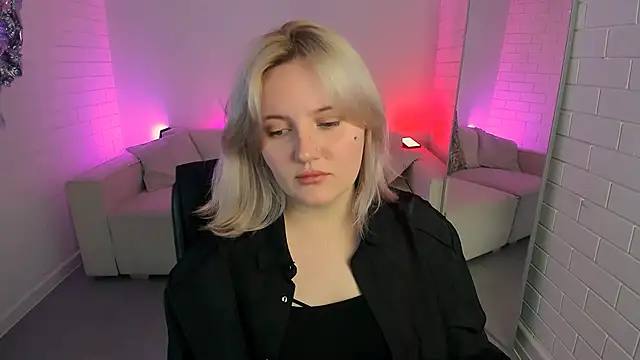 Snapshot of KathyBriggs chatting on April 22, 2026, 5:10 am KathyBriggs online show from April 22, 2026, 5:10 am