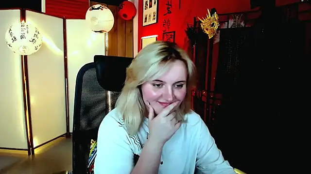 Snapshot of KathyBriggs chatting on May 16, 2026, 10:36 am KathyBriggs online show from May 16, 2026, 10:36 am