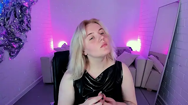 Snapshot of KathyBriggs chatting on May 30, 2026, 5:04 am KathyBriggs online show from May 30, 2026, 5:04 am