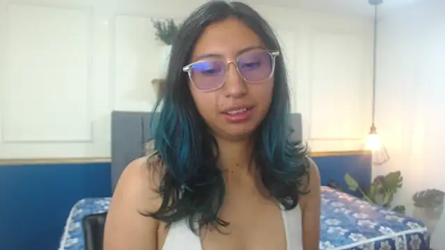 Snapshot of Violet_2003 chatting on March 26, 2026, 3:50 pm Violet 2003 online show from March 26, 2026, 3:50 pm