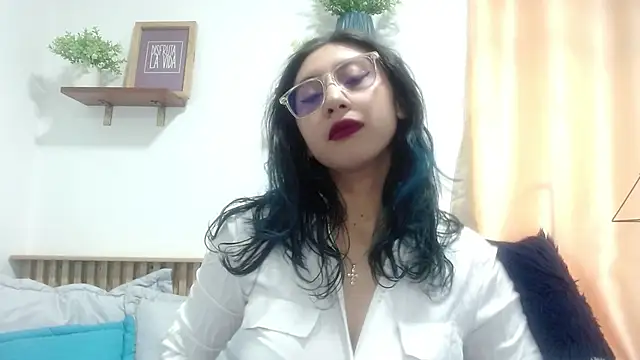Violet 2003 online show from May 28, 2026, 2:14 pm