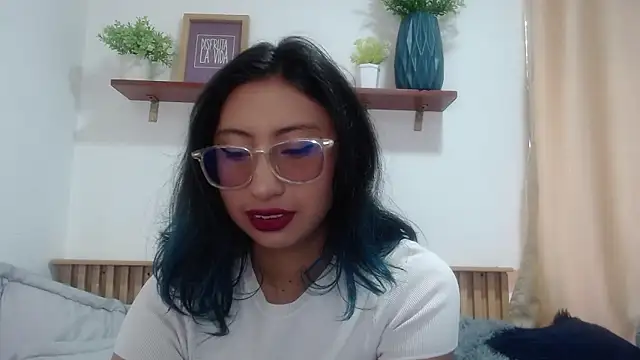 Violet 2003 online show from May 29, 2026, 2:26 pm