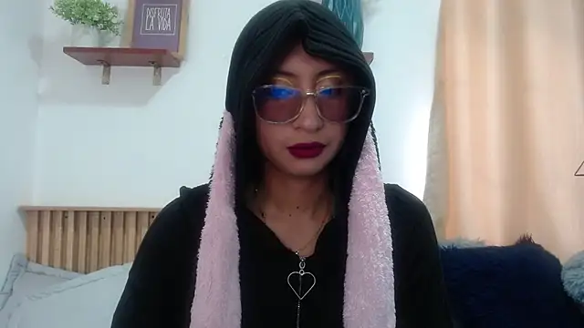 Violet 2003 online show from May 30, 2026, 2:25 pm