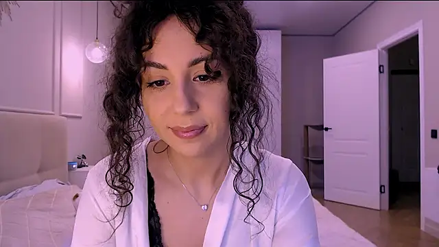 Snapshot of curly_jade_ chatting on April 15, 2026, 4:58 pm curly jade online show from April 15, 2026, 4:58 pm