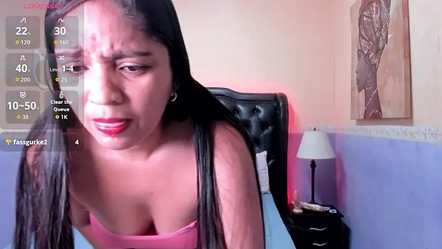 Julia Bliss online show from May 22, 2026, 1:39 pm