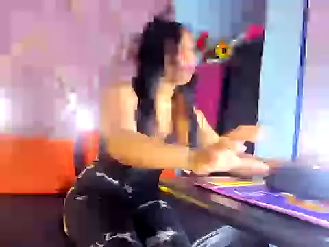 Snapshot of Laila_65 chatting on March 27, 2026, 12:27 pm Laila 65 online show from March 27, 2026, 12:27 pm