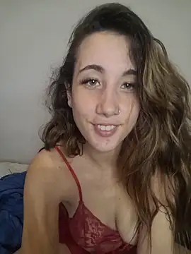 Snapshot of AlissonDavenport chatting on April 21, 2026, 2:15 am AlissonDavenport online show from April 21, 2026, 2:15 am