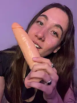 Snapshot of AlissonDavenport chatting on May 15, 2026, 9:44 pm AlissonDavenport online show from May 15, 2026, 9:44 pm